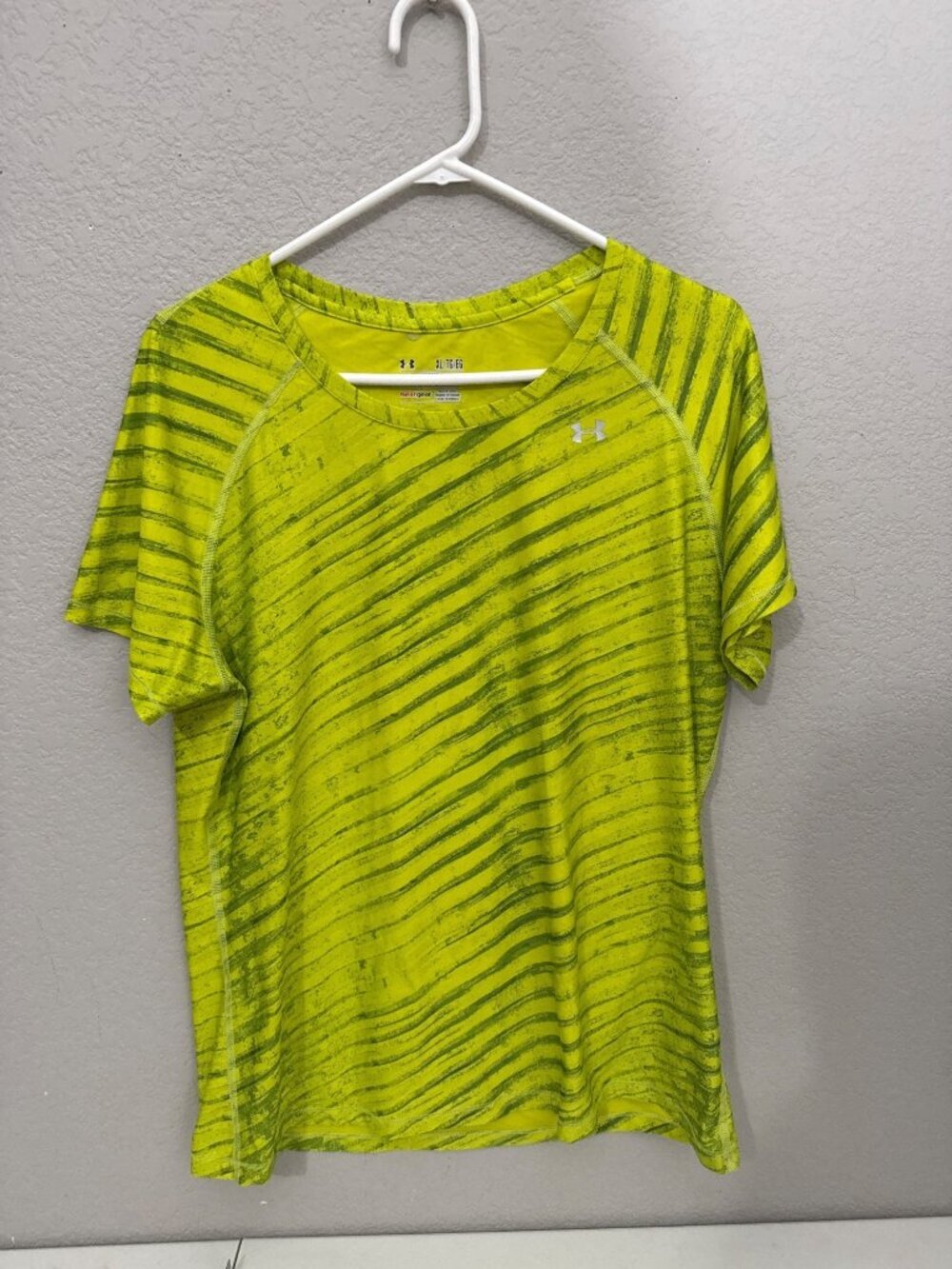Under Armour HeatGear Fitted Neon Yellow Striped Short Sleeve Shirt XL Mens Perf